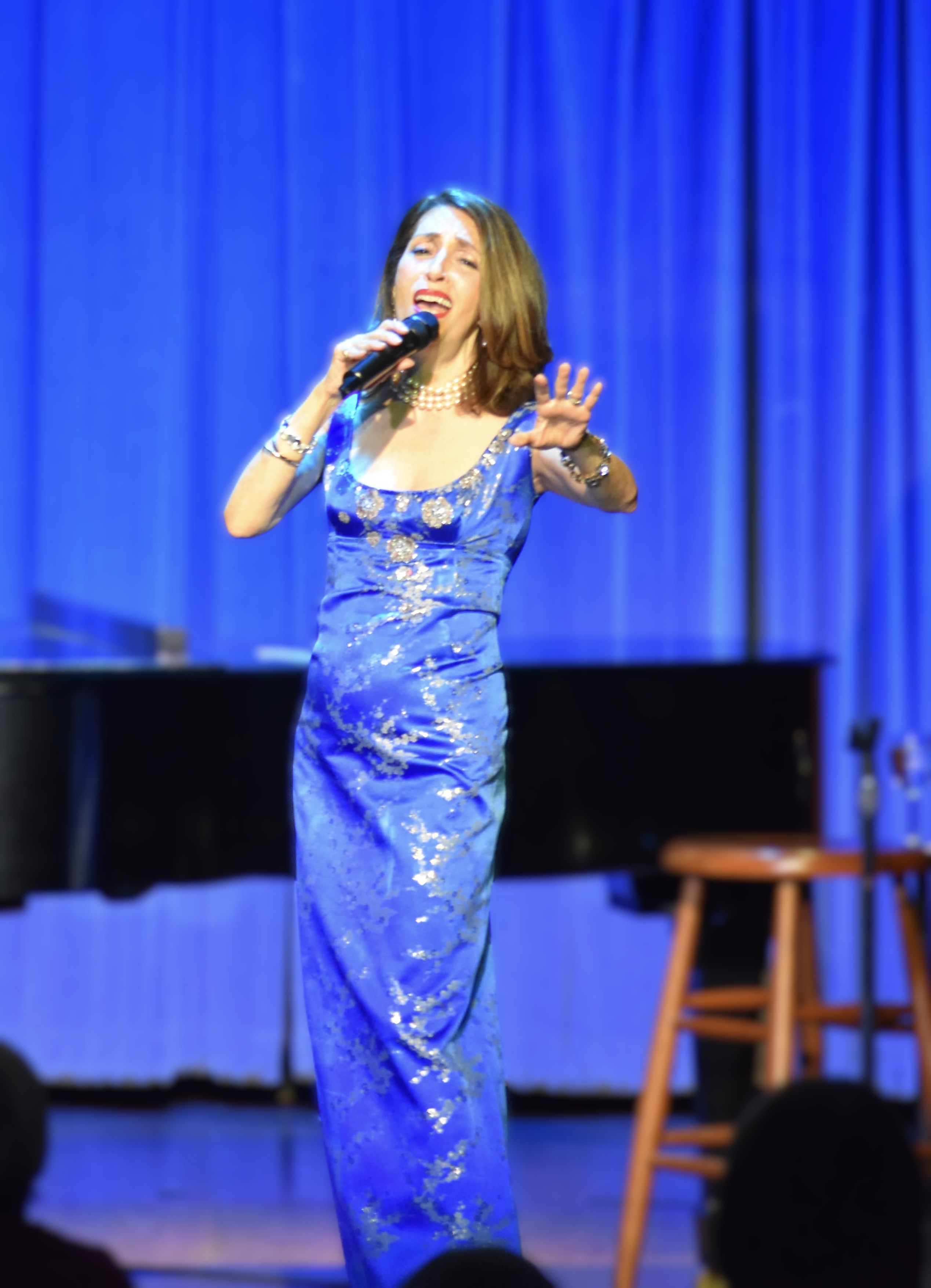 eef87cae0c28da286f06359142a9bf7d 1